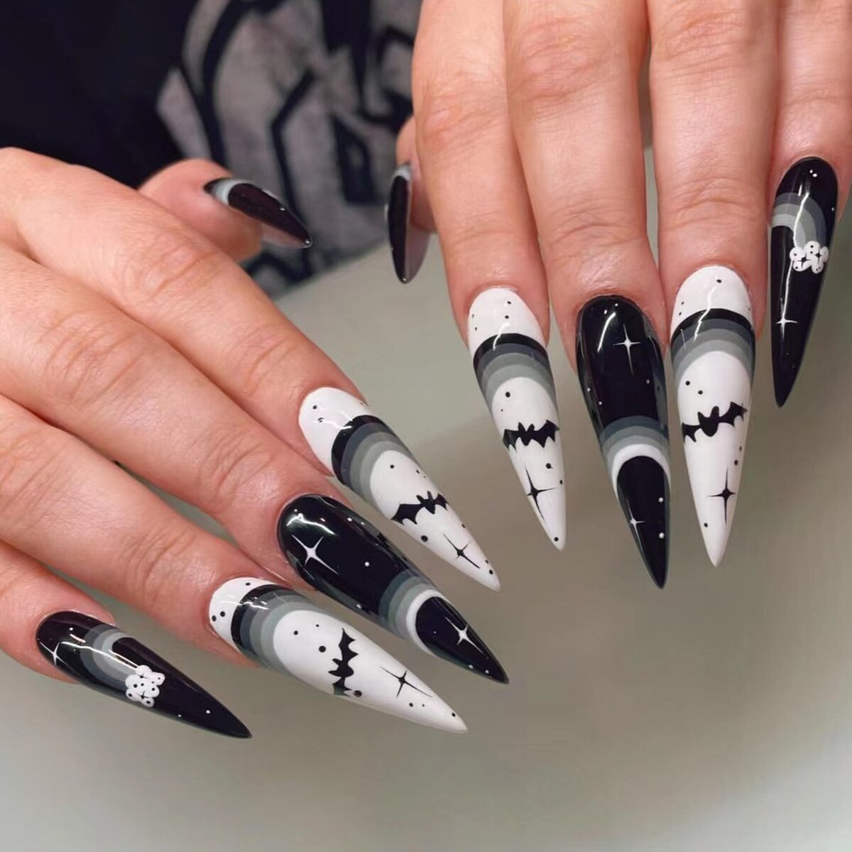 24Pcs Spice Girl Spider Animation False Nails Halloween with Glue French Design Wearable Fake Nails Magic Press on Nails Tips