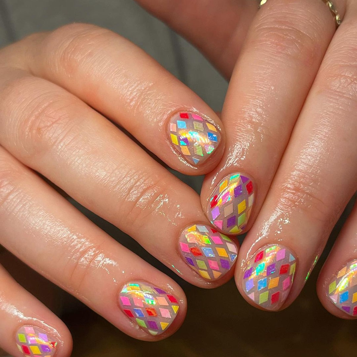 24pcs Girlish Colorful Graffiti Nail Art Fake Nails With Plants Flowers Patterns Short Press on False Nails With Wearing Tools