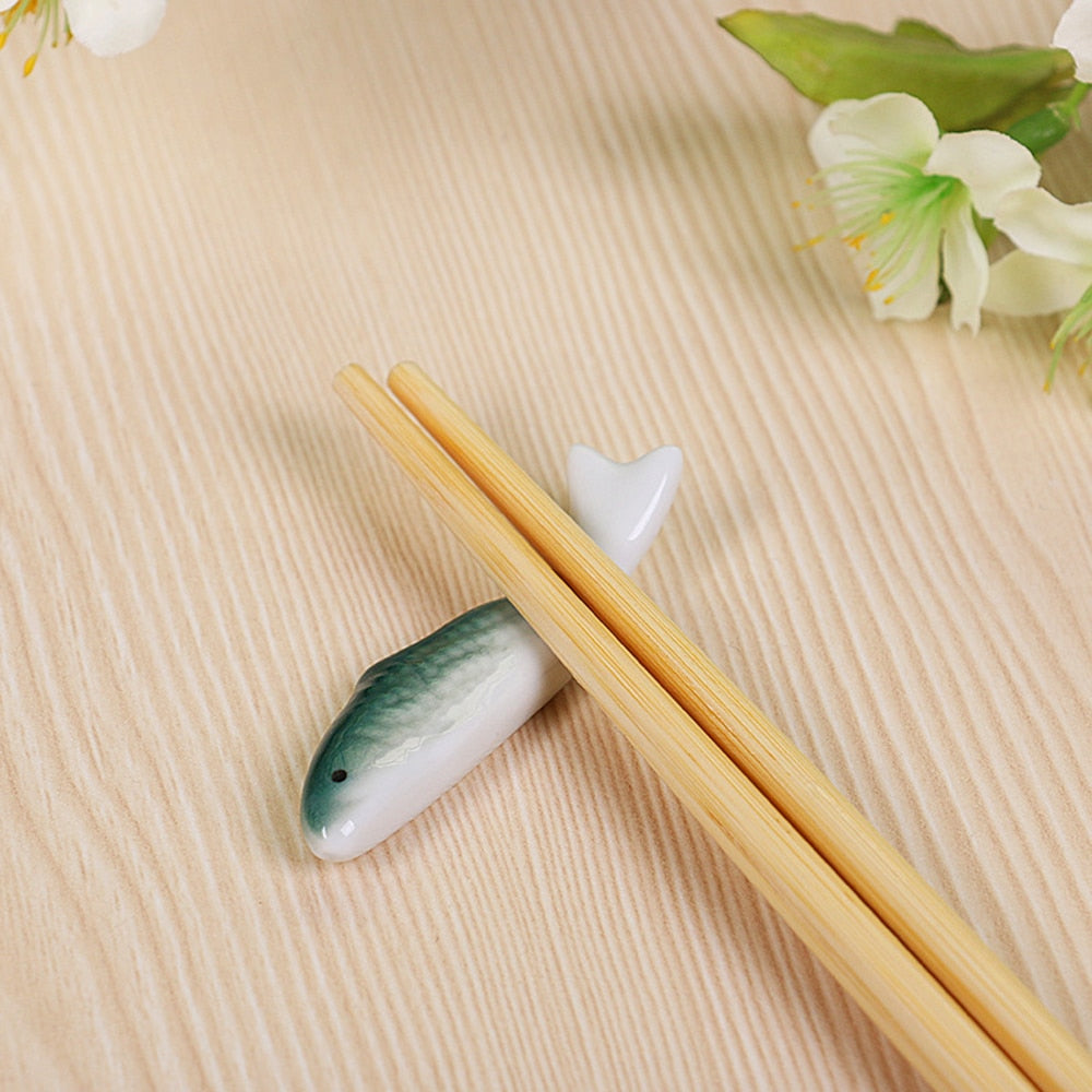 Fish-Shape Ceramic Chopsticks Holder Spoon Fork Rest Sushi Sticks Rack Shelf Chopsticks Holder Stand Rest Pillow Kitchen Utensil