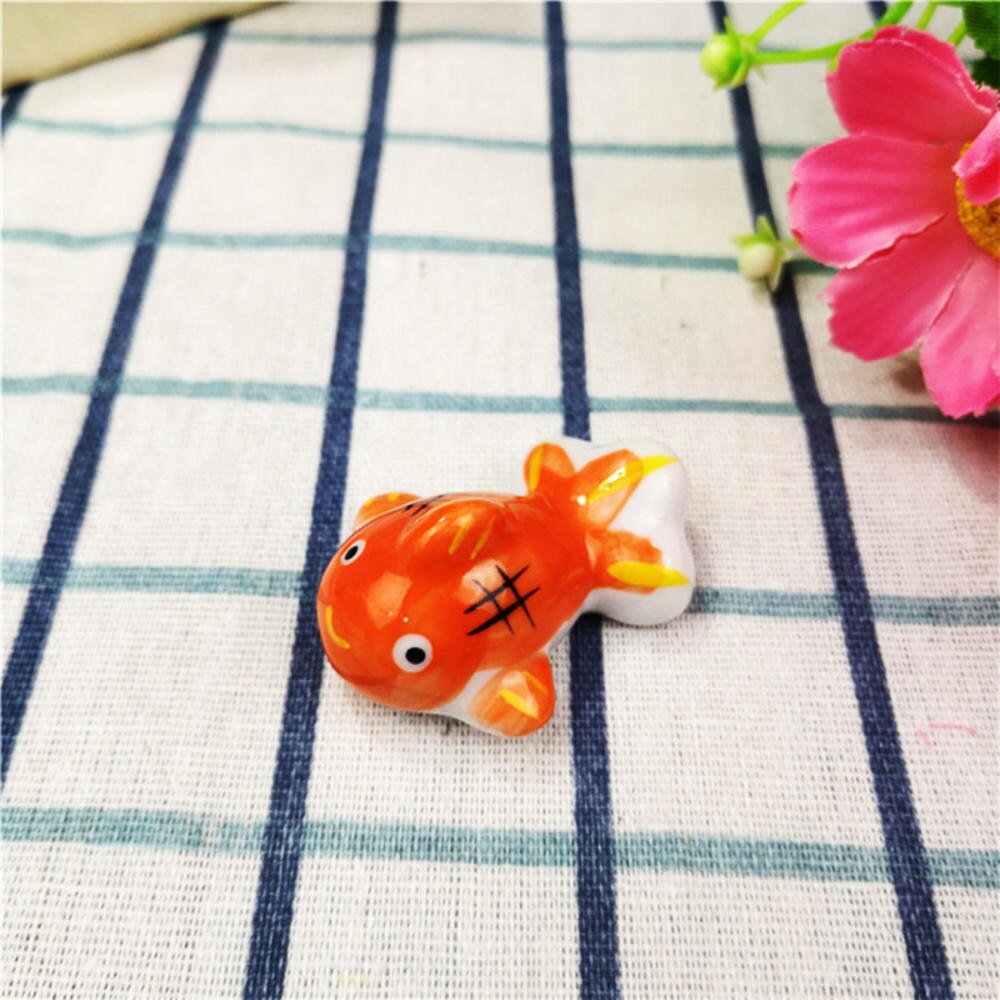 Fish-Shape Ceramic Chopsticks Holder Spoon Fork Rest Sushi Sticks Rack Shelf Chopsticks Holder Stand Rest Pillow Kitchen Utensil