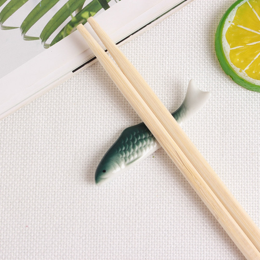 Fish-Shape Ceramic Chopsticks Holder Spoon Fork Rest Sushi Sticks Rack Shelf Chopsticks Holder Stand Rest Pillow Kitchen Utensil