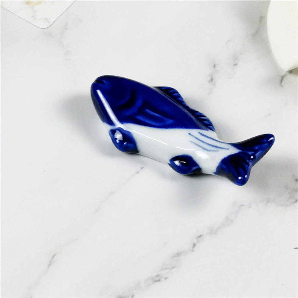 Fish-Shape Ceramic Chopsticks Holder Spoon Fork Rest Sushi Sticks Rack Shelf Chopsticks Holder Stand Rest Pillow Kitchen Utensil