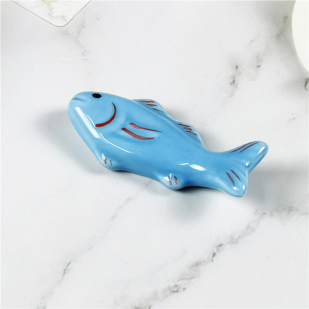 Fish-Shape Ceramic Chopsticks Holder Spoon Fork Rest Sushi Sticks Rack Shelf Chopsticks Holder Stand Rest Pillow Kitchen Utensil