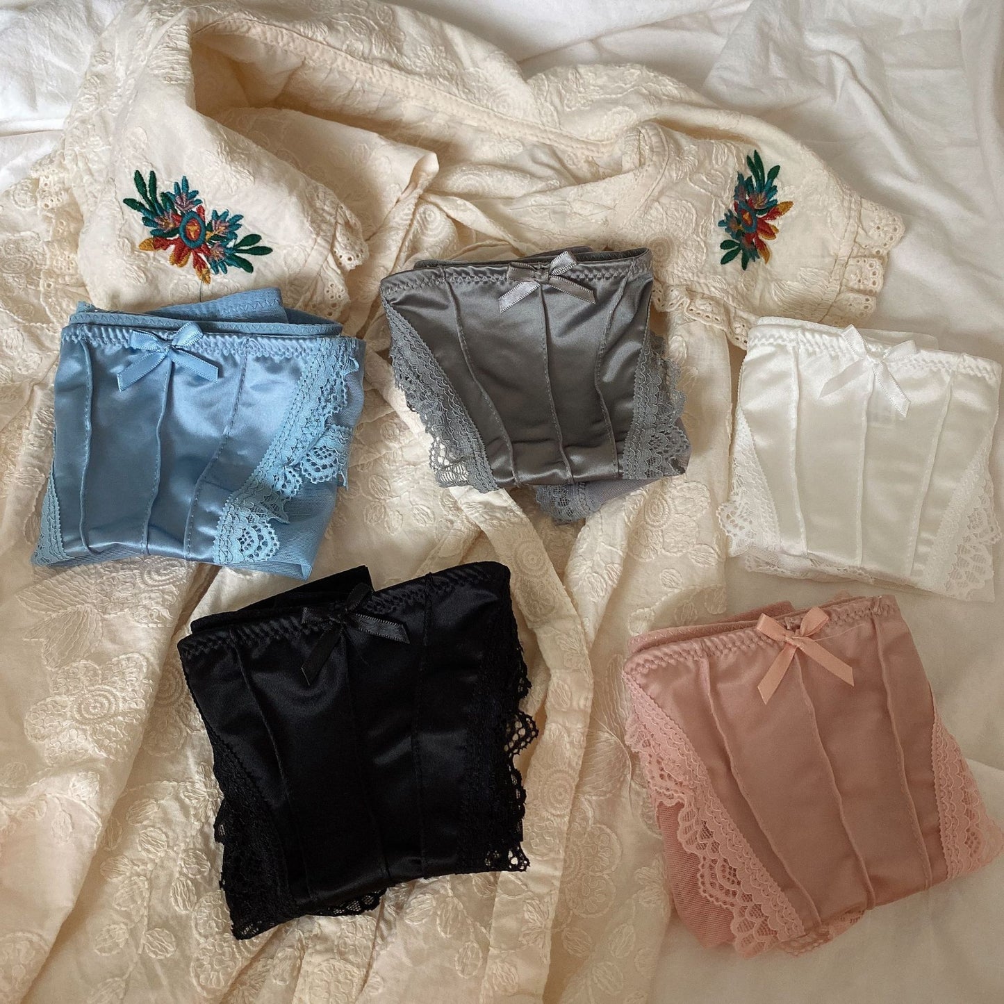Vintage Satin Panties Soild Color Breathable Underwear Women French Sexy Lace Bow Lingerie Female Mid-waist Thin Mesh Briefs