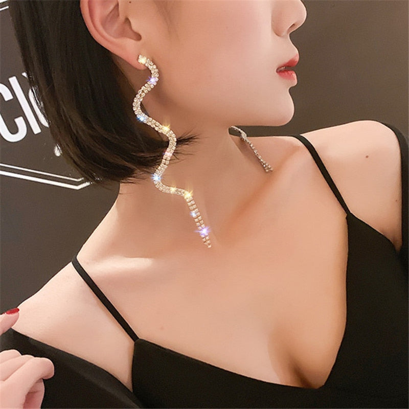 Long Tassel Crystal Drop Earring Shiny Gold Silver Color S Shape Rhinestone Dangle Earring for Women Wedding Party Jewelry