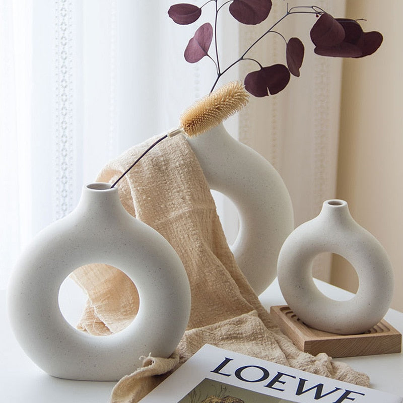Black Circular Hollow Ceramic Vase Donuts Nordic Flower Pot Home Decoration Accessories Office Living Room Interior Decor