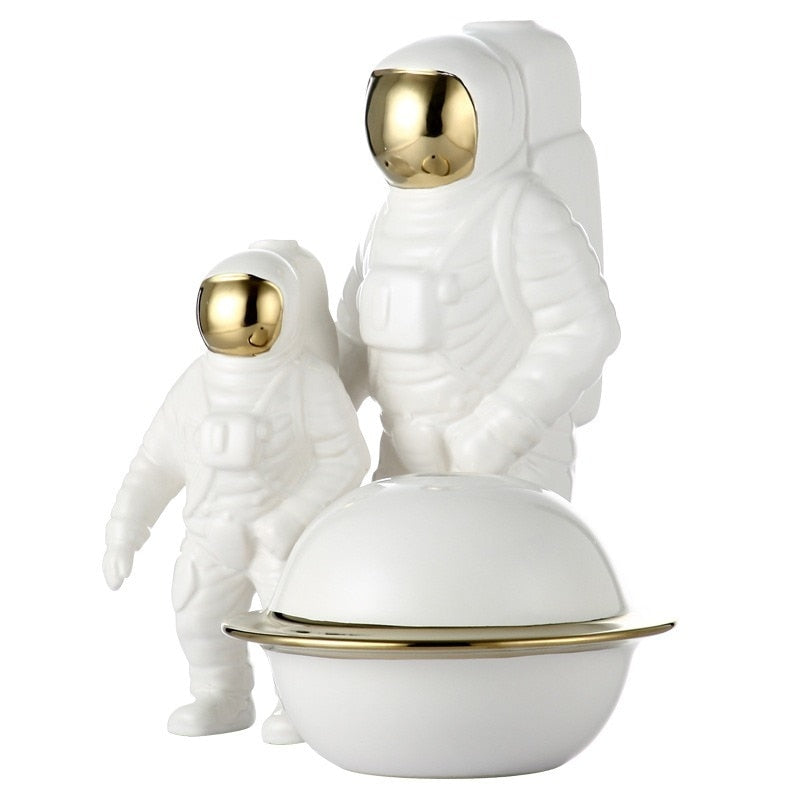 Nordic Astronaut Porcelain Figurines Ceramic Vase Home Decor Modern Tabletop Space Man Sculpture Home Decoration Accessories