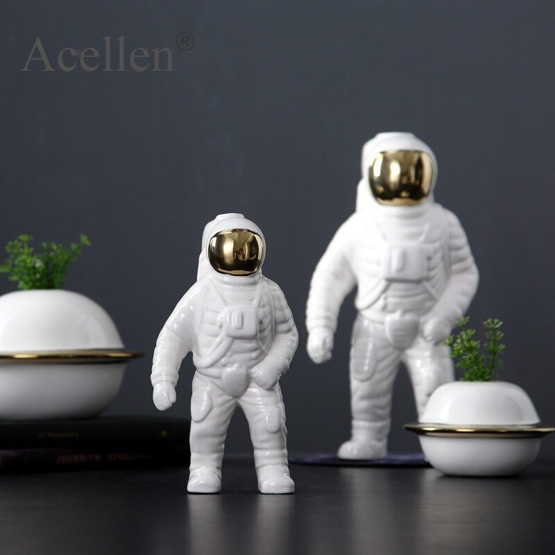 Nordic Astronaut Porcelain Figurines Ceramic Vase Home Decor Modern Tabletop Space Man Sculpture Home Decoration Accessories