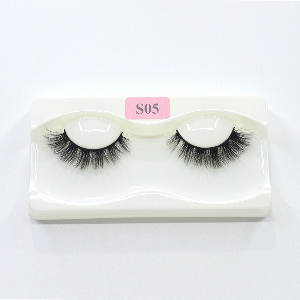 1Pairs Cat Eye Lashes Faux Mink Eyelashes Natural long Full Strip Lashes Winged End Eye Elongated Fake Lashes Soft Eyelashes