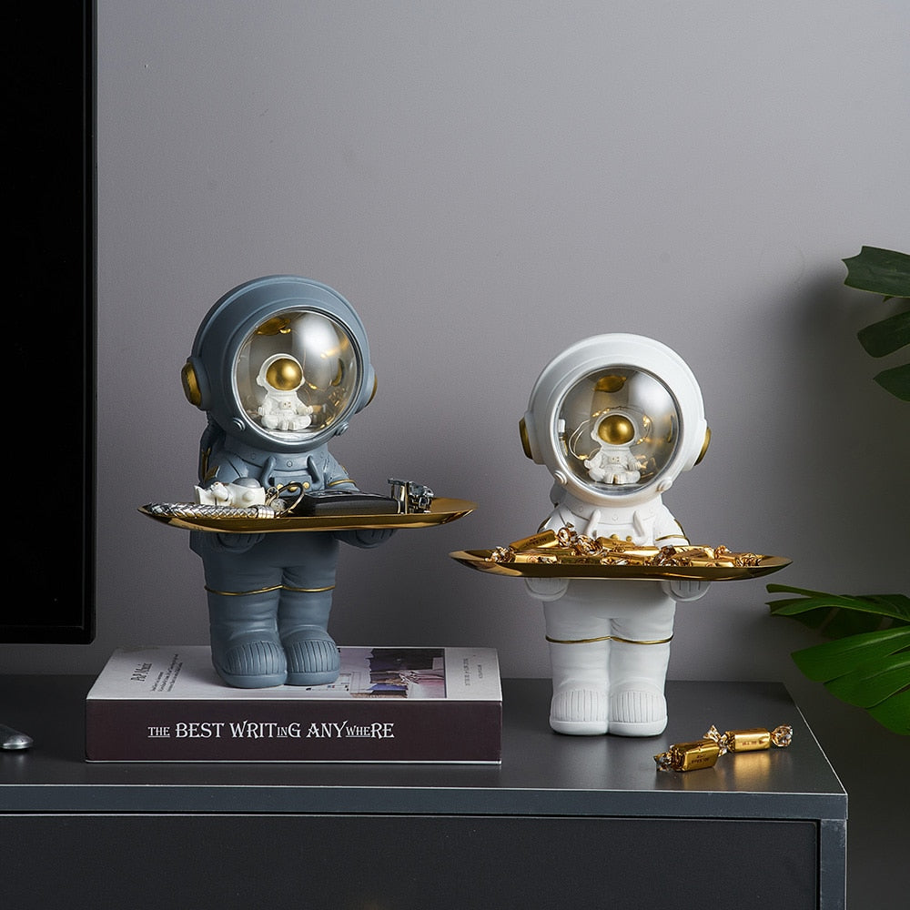 Creative Astronaut Statue Storage Tray Nordic Home Decor Desk Storage Astronaut Figurine Living Room Table Decor Key Storage