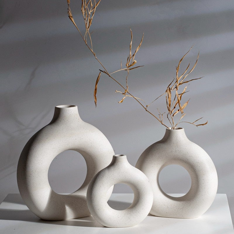 Black Circular Hollow Ceramic Vase Donuts Nordic Flower Pot Home Decoration Accessories Office Living Room Interior Decor