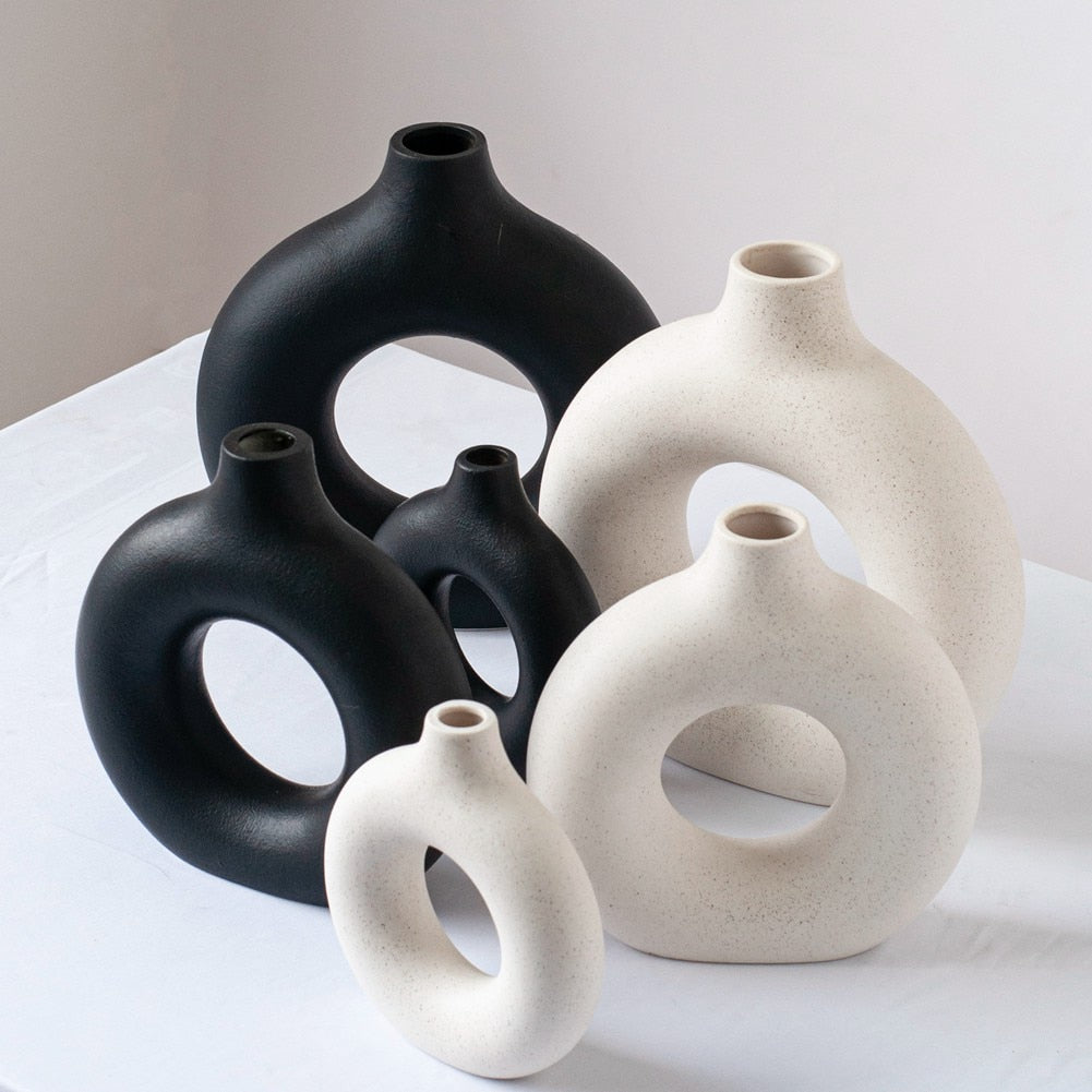 Black Circular Hollow Ceramic Vase Donuts Nordic Flower Pot Home Decoration Accessories Office Living Room Interior Decor