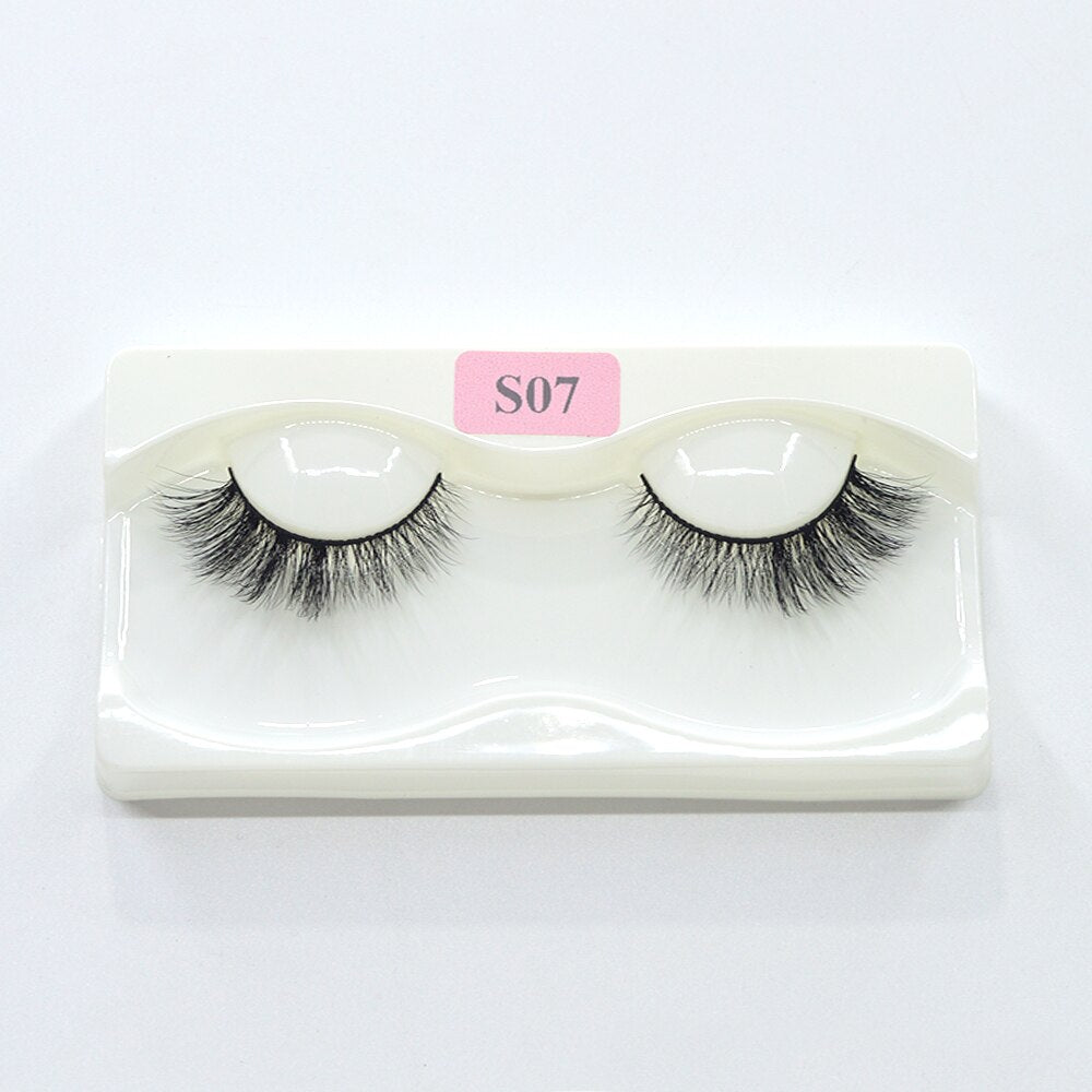 1Pairs Cat Eye Lashes Faux Mink Eyelashes Natural long Full Strip Lashes Winged End Eye Elongated Fake Lashes Soft Eyelashes