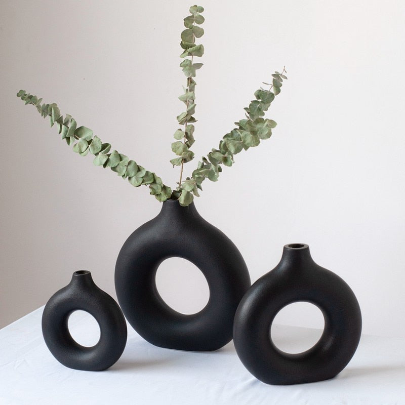 Black Circular Hollow Ceramic Vase Donuts Nordic Flower Pot Home Decoration Accessories Office Living Room Interior Decor