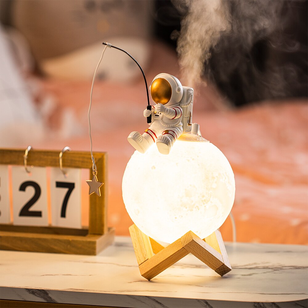 Nordic Astronaut Humidifier kawaii Children room home decor easter Decoration for bedroom Living room Ornaments Art statue
