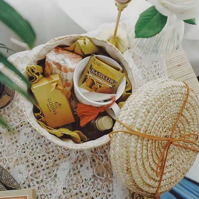 Handmade Straw Woven Basket With Lid Bridal Souvenir Box Seagrass Plant Basket Snack Storage Box Flower Organizer Basket