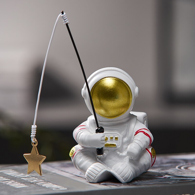 Modern Home Living Room Decoration Creative Office Desk Decoration Crafts Birthday Gift Nordic Resin Figurines Astronaut Statue