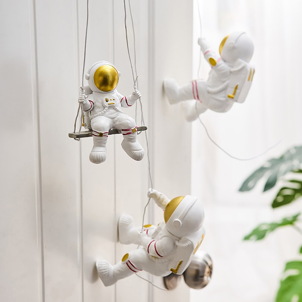 nordic home decoration accessories living room desk decor Figurine miniatures astronaut decorative figures figurine astronaut