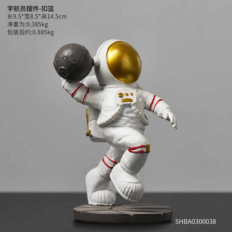 Modern Home Living Room Decoration Creative Office Desk Decoration Crafts Birthday Gift Nordic Resin Figurines Astronaut Statue