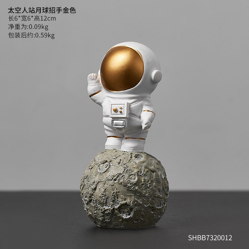 Modern Home Living Room Decoration Creative Office Desk Decoration Crafts Birthday Gift Nordic Resin Figurines Astronaut Statue