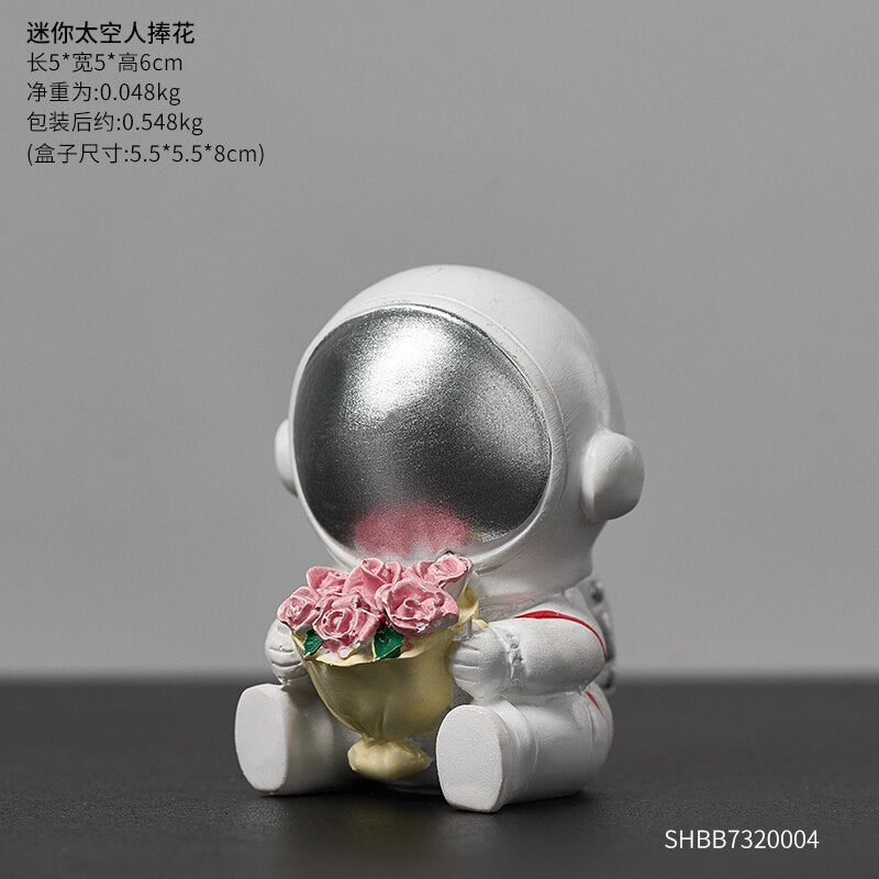 Modern Home Living Room Decoration Creative Office Desk Decoration Crafts Birthday Gift Nordic Resin Figurines Astronaut Statue