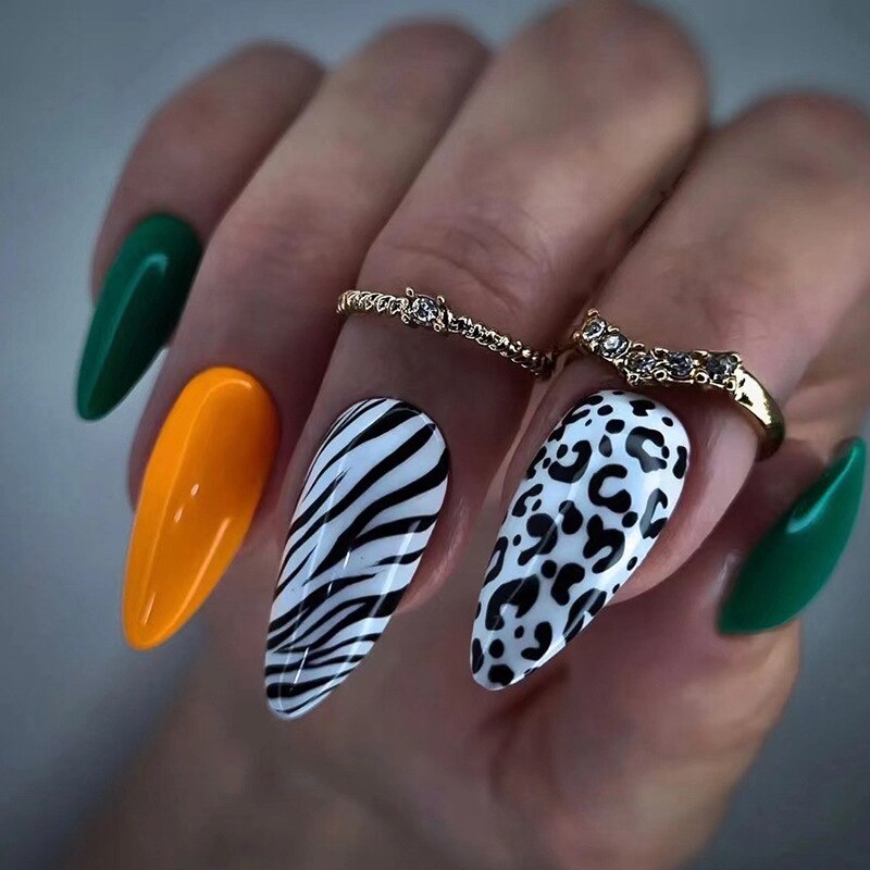 24pcs Almond Full Cover y2k black Sweet Fake Nails with glue cool Stiletto press on nails French artificial Nails With designs