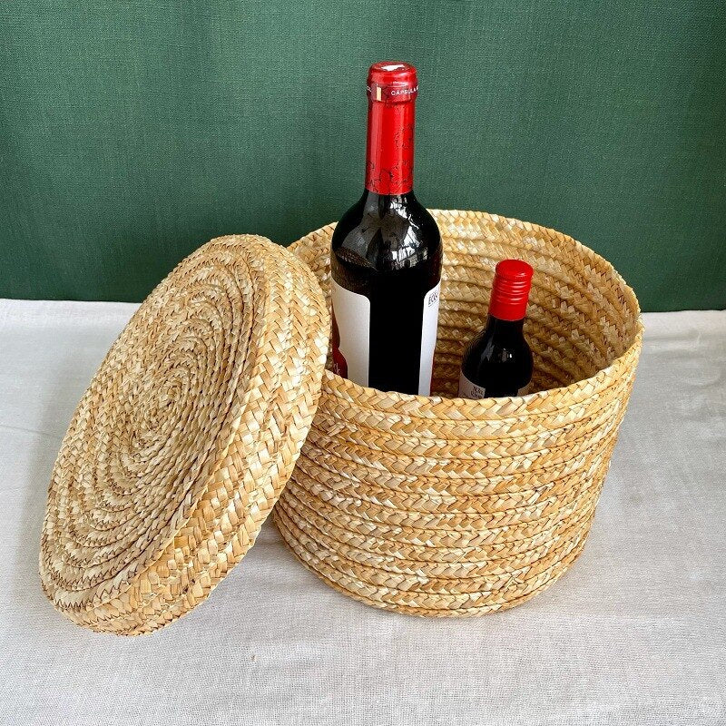 Handmade Straw Woven Basket With Lid Bridal Souvenir Box Seagrass Plant Basket Snack Storage Box Flower Organizer Basket