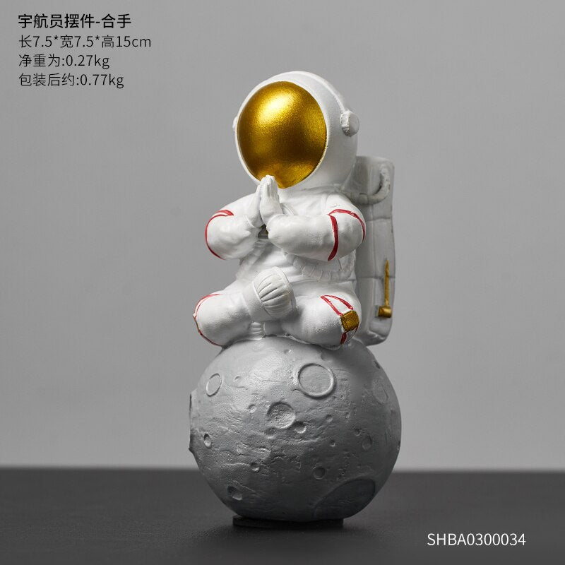 Modern Home Living Room Decoration Creative Office Desk Decoration Crafts Birthday Gift Nordic Resin Figurines Astronaut Statue