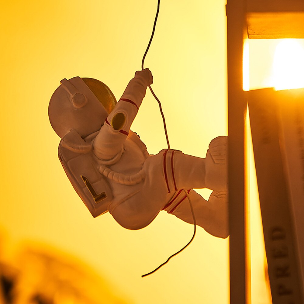 nordic home decoration accessories living room desk decor Figurine miniatures astronaut decorative figures figurine astronaut