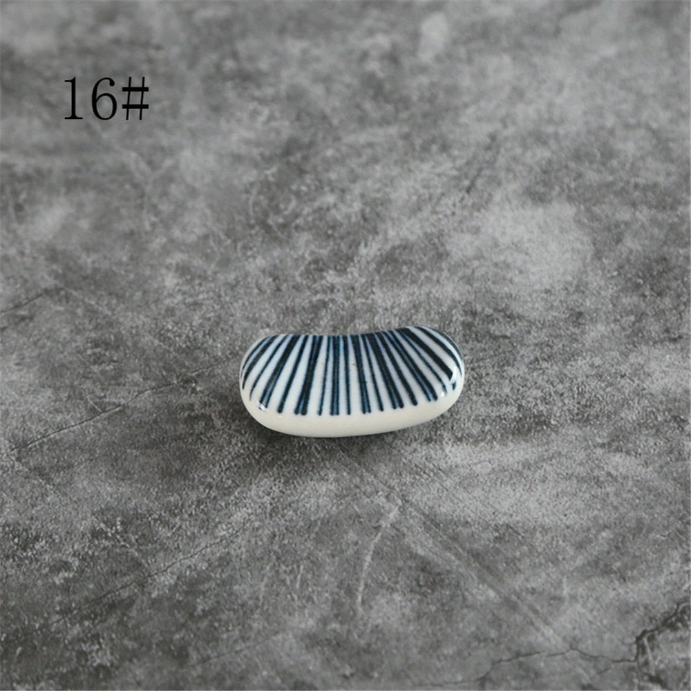 Nordic Style Underglaze Ceramic Tableware Japanese Restaurant Simple Oval Spoon Chopstick Holder Bracket Utensil