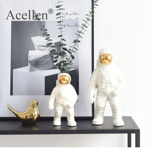 Nordic Astronaut Porcelain Figurines Ceramic Vase Home Decor Modern Tabletop Space Man Sculpture Home Decoration Accessories