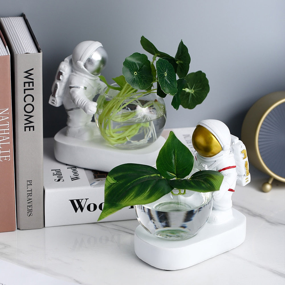 Nordic Modern astronaut resin Decorative flower pots ornaments desk vases astronauta Vase Home Decor Accessories