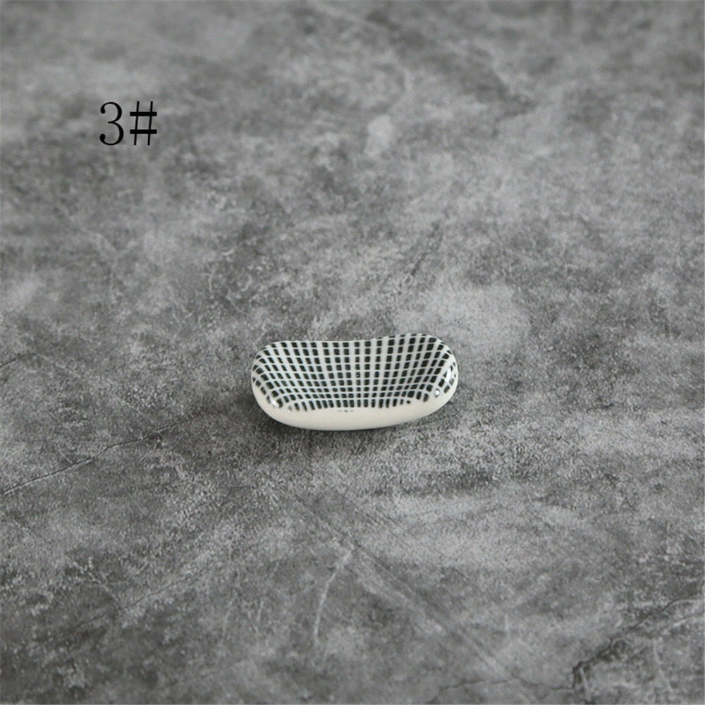Nordic Style Underglaze Ceramic Tableware Japanese Restaurant Simple Oval Spoon Chopstick Holder Bracket Utensil