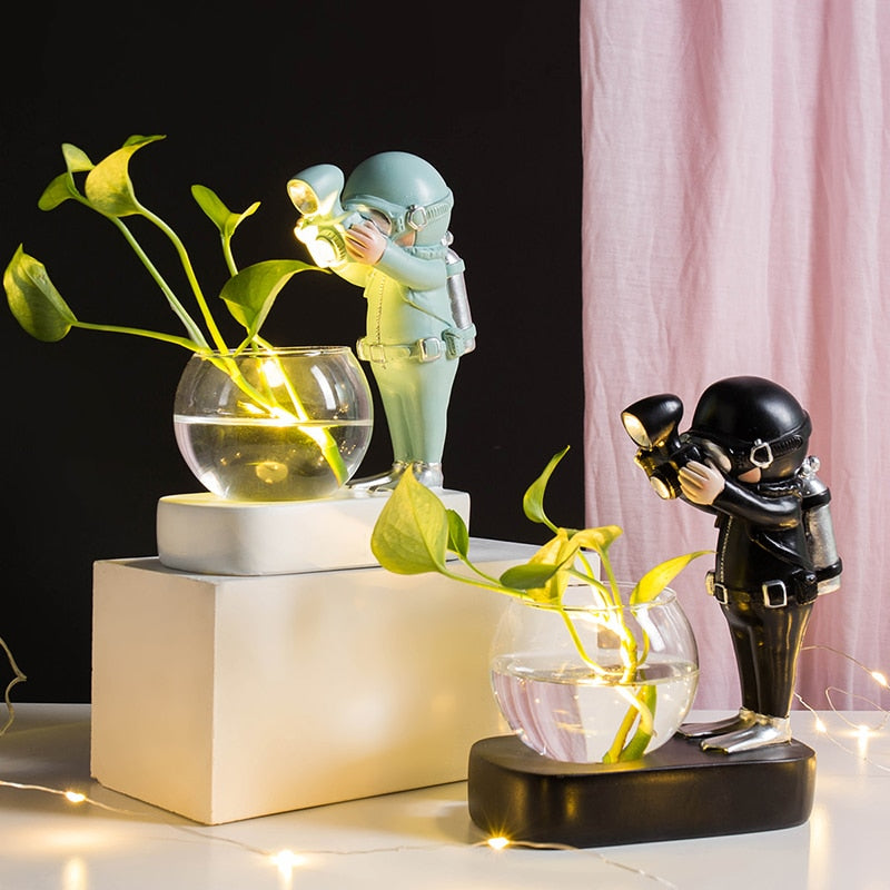 Nordic Modern astronaut resin Decorative flower pots ornaments desk vases astronauta Vase Home Decor Accessories