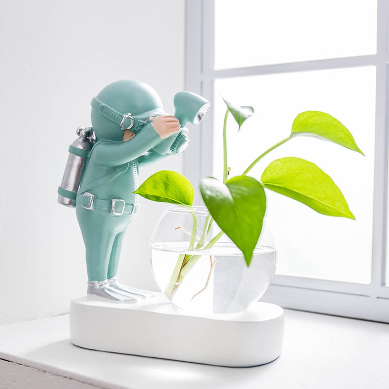 Nordic Modern astronaut resin Decorative flower pots ornaments desk vases astronauta Vase Home Decor Accessories