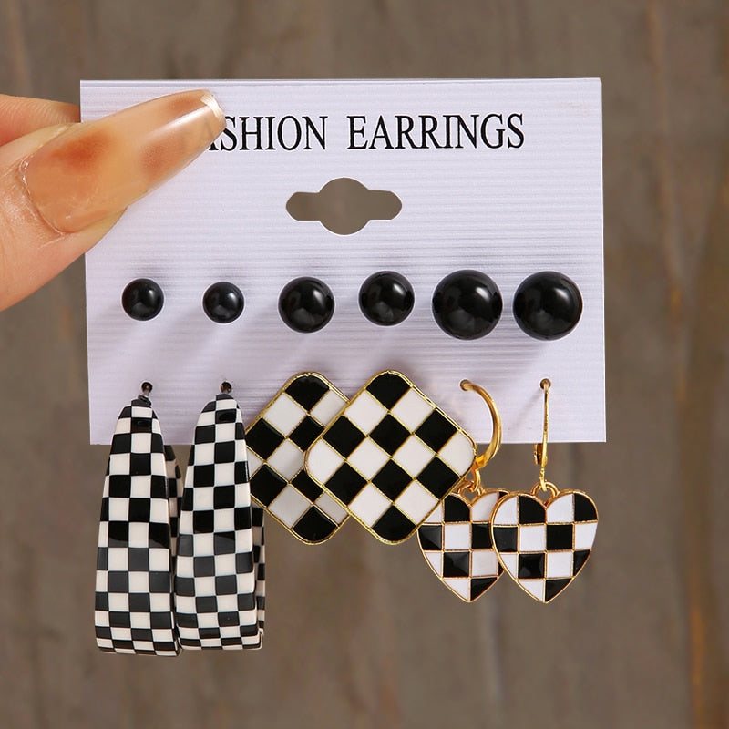 17KM Butterfly Twist Hoop Earrings Set Heart Hollow Dangle Earrings for Women Metal Gold Color Stud Earrings