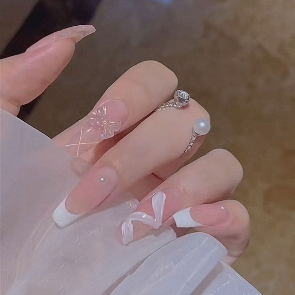 24 Pcs Artificial Wavy Line Long Round Almond False Nails Wearable French Fake Nails Full Cover Nail Tips Press On Nails
