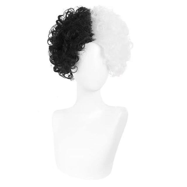 Anime Cruella De Vil Short Cruly Half Black And Half White Wavy Band Bangs Ladies Cosplay Wig Synthetic Halloween Wig + Wig Cap
