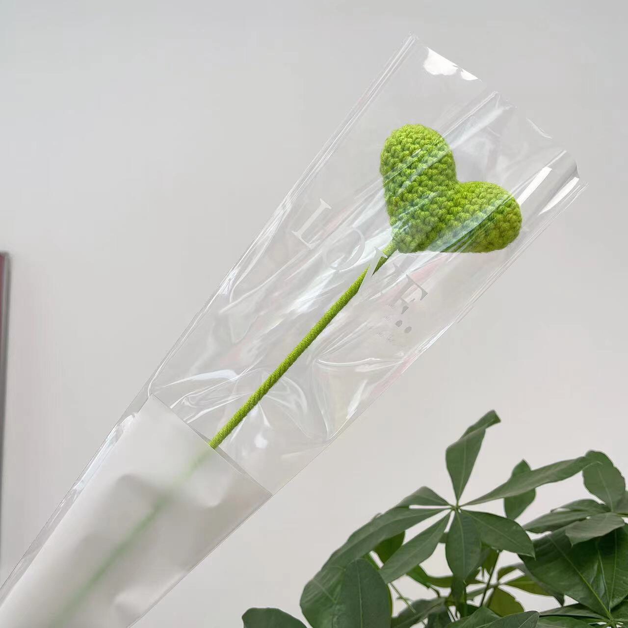 8pcs/Lot Hand-knitted Yarn Crochet LOVE Heart Shape Artificial Flowers Bouquet For Home Decorations Handicrafts Gift