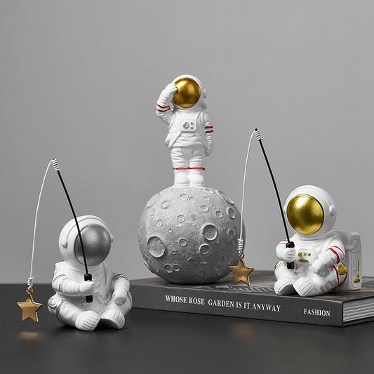 Modern Home Living Room Decoration Creative Office Desk Decoration Crafts Birthday Gift Nordic Resin Figurines Astronaut Statue