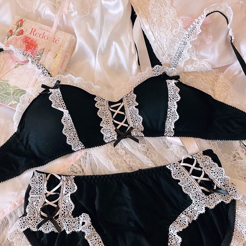 Lolita Girl Bras Retro Kawaii Maid Lace Sexy Maid Bowknot Underwear Wireless Bra and Panty Set Thong Lingerie Bralette Set