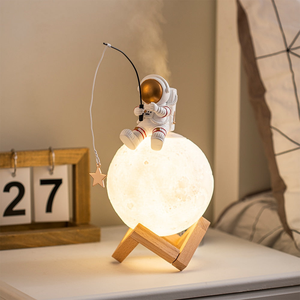 Astronaut Figurines Home Decoration Resin Space Man Miniature Night Light Humidifier Cold Fog Machine Accessories