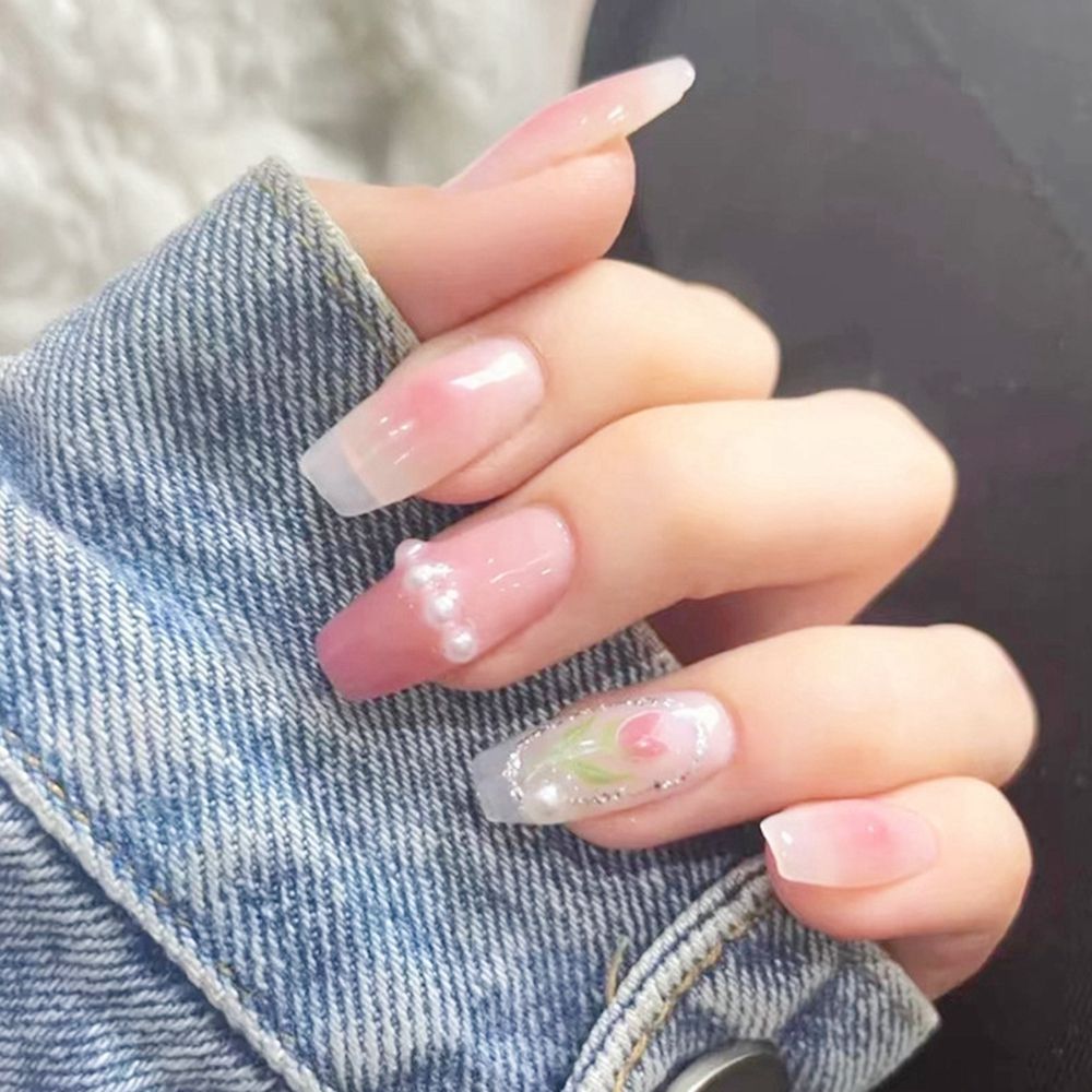 24 Pcs Artificial Wavy Line Long Round Almond False Nails Wearable French Fake Nails Full Cover Nail Tips Press On Nails
