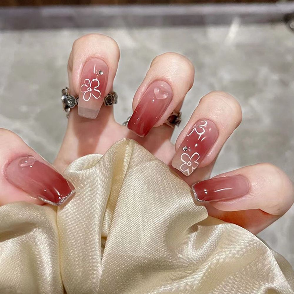 24 Pcs Artificial Wavy Line Long Round Almond False Nails Wearable French Fake Nails Full Cover Nail Tips Press On Nails